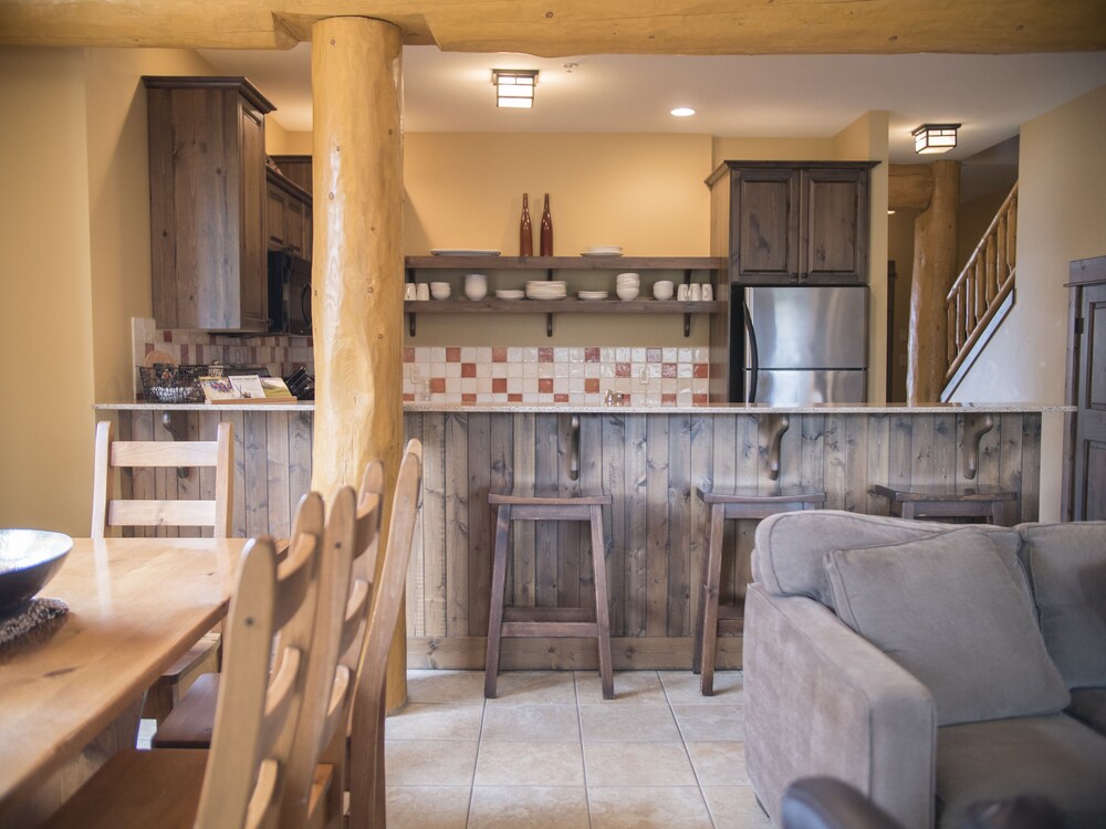 Deluxe Condo, 3 Bedrooms, Hot Tub - In-Room Kitchen