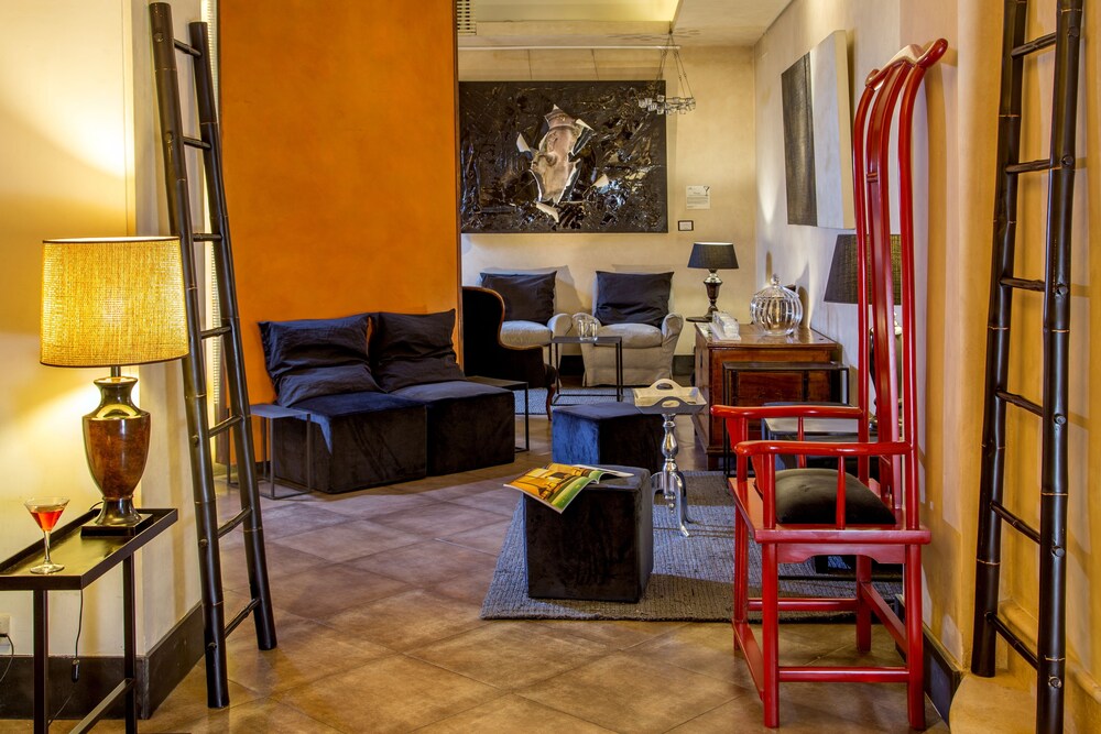 Concierge Desk