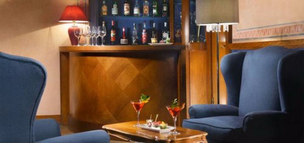 Hotel Lounge