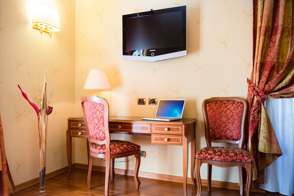 In-Room Business Center