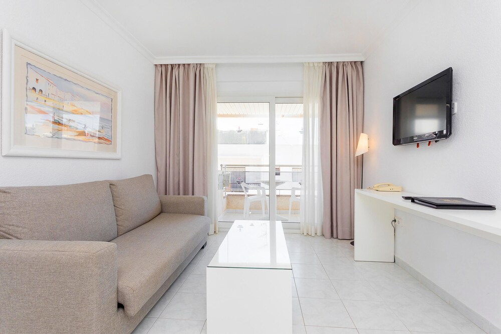 Superior Apartment - Living Room