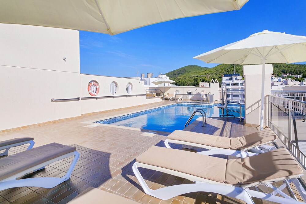 Rooftop Pool