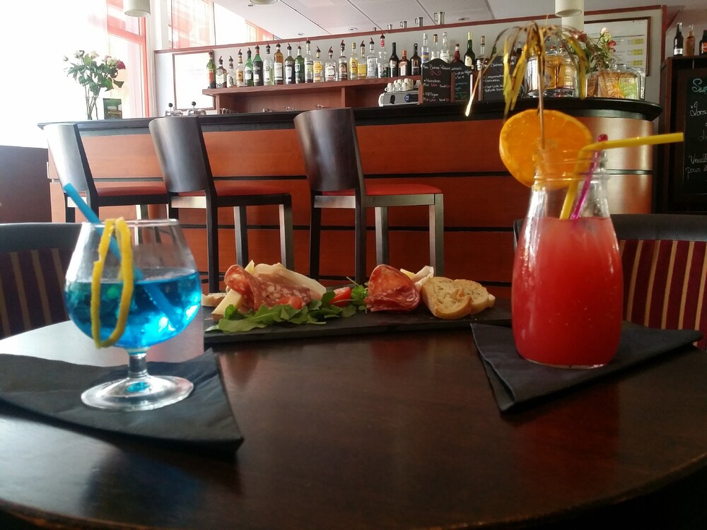 Bar-salon de l'hôtel