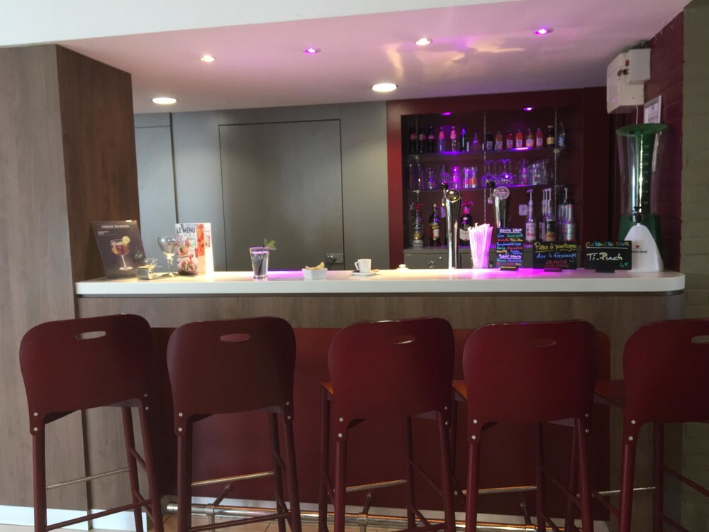 Hotel Bar