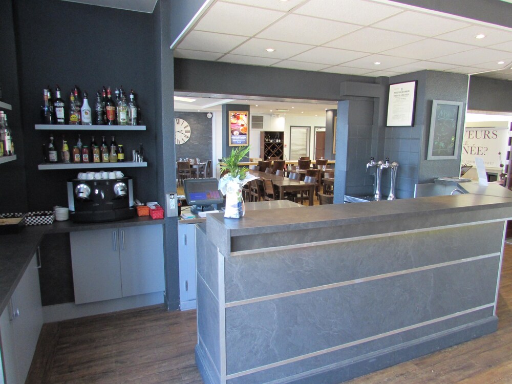 Hotel Bar