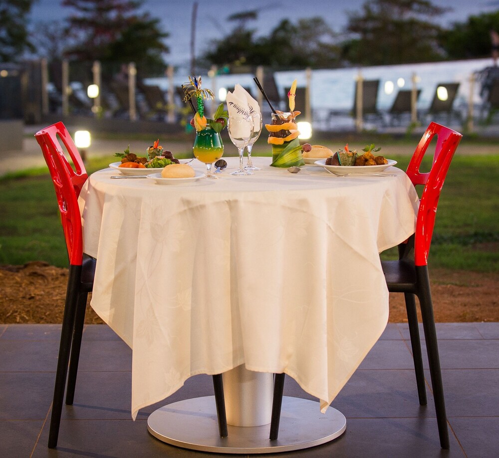Couples Dining