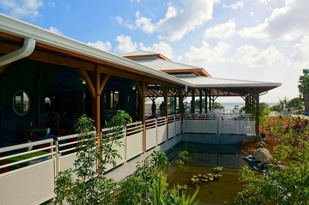 Food Court
