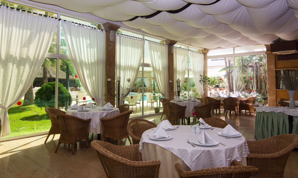 Hotel Lounge