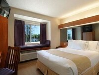 Standard Room, 1 Queen Bed