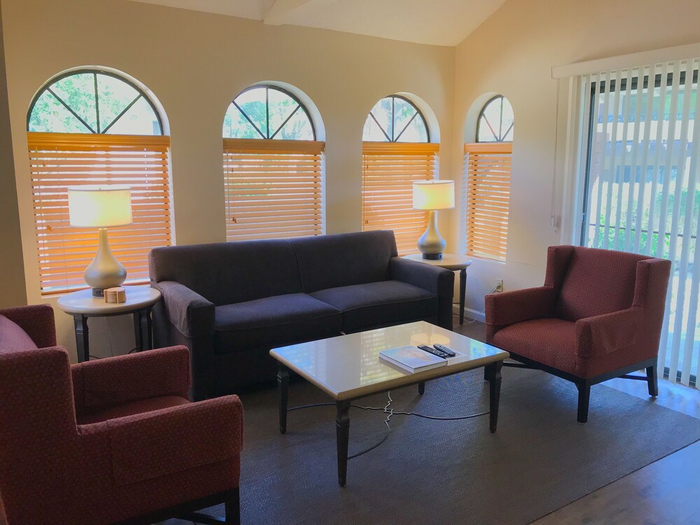 Standard Room, 2 Bedrooms - Living Area