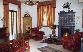 Hotel Lounge