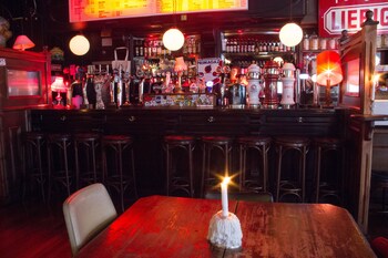Hotel Bar