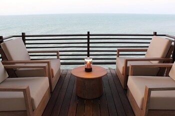 Beach/Ocean View