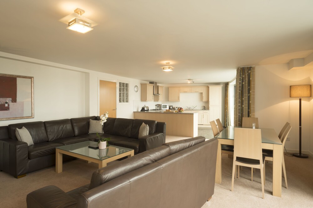 Penthouse, 2 Bedrooms - Living Area