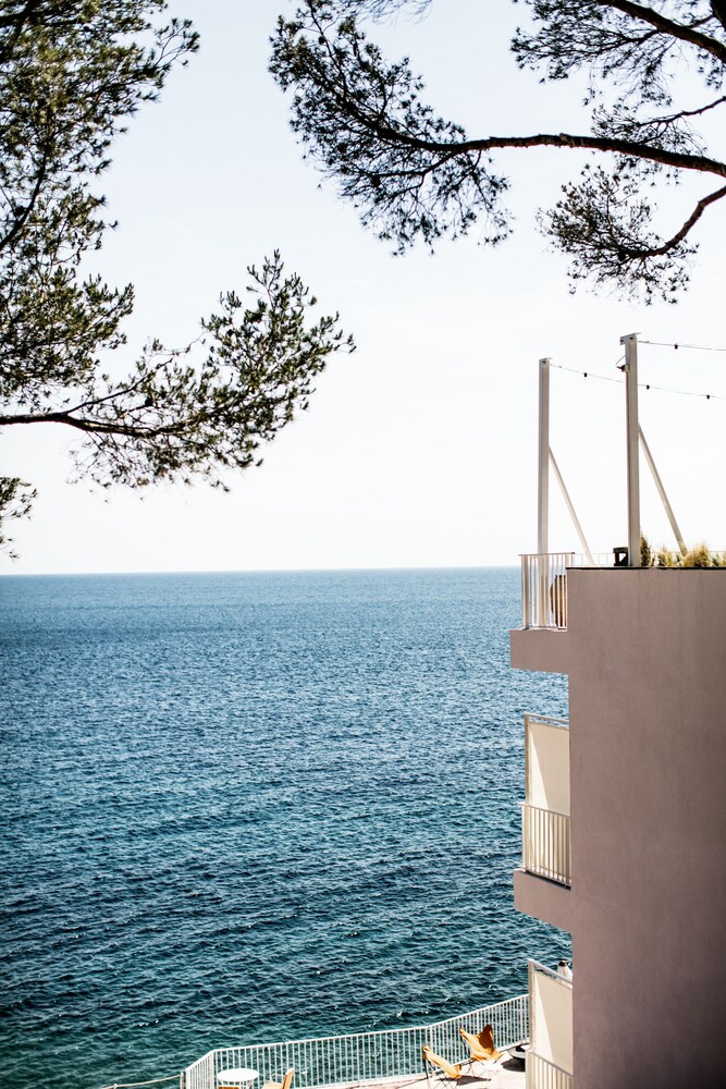 Beach/Ocean View