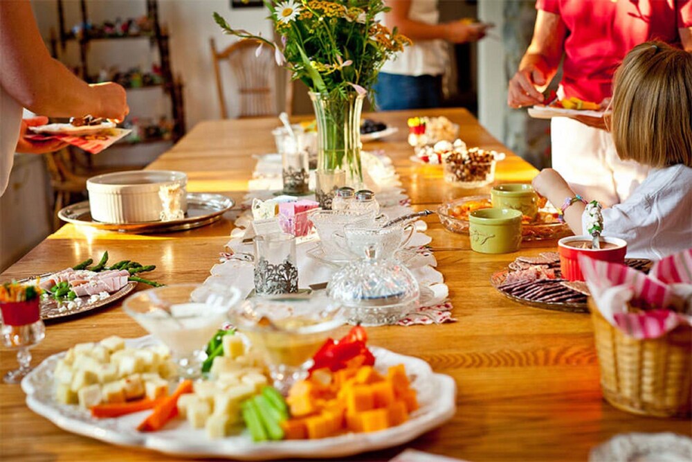 Family Dining
