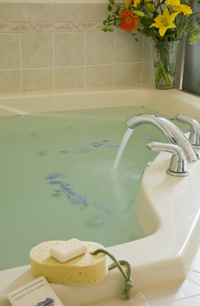 Jetted Tub