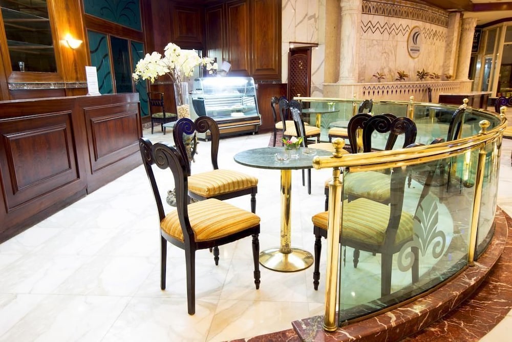 Hotel Bar