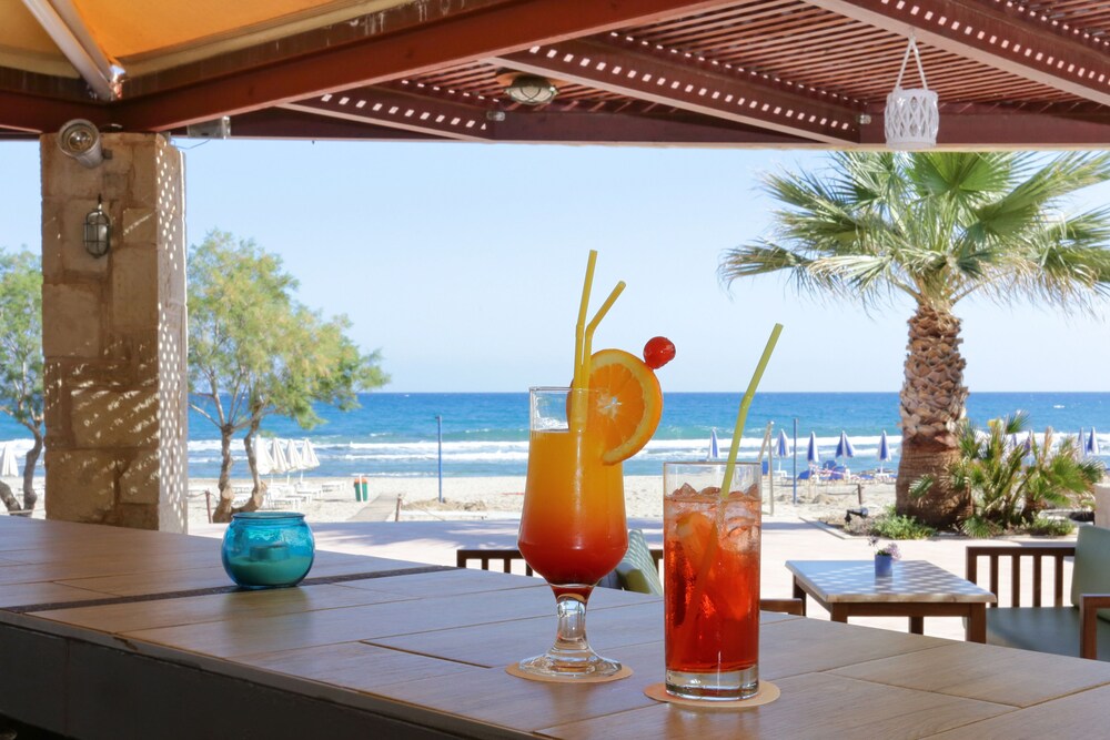 Poolside Bar
