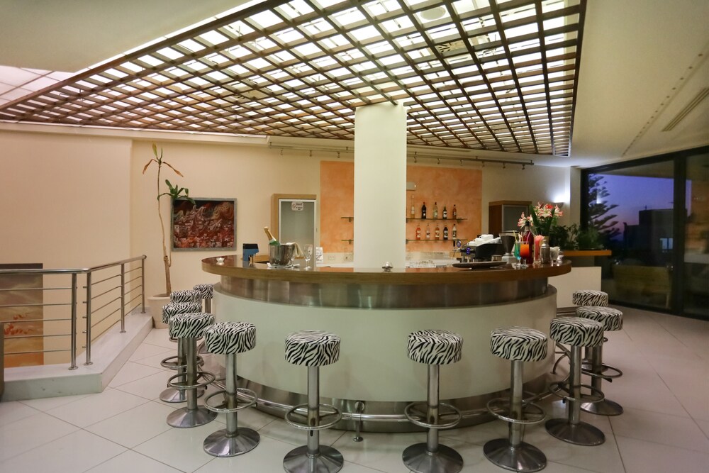 Hotel Bar