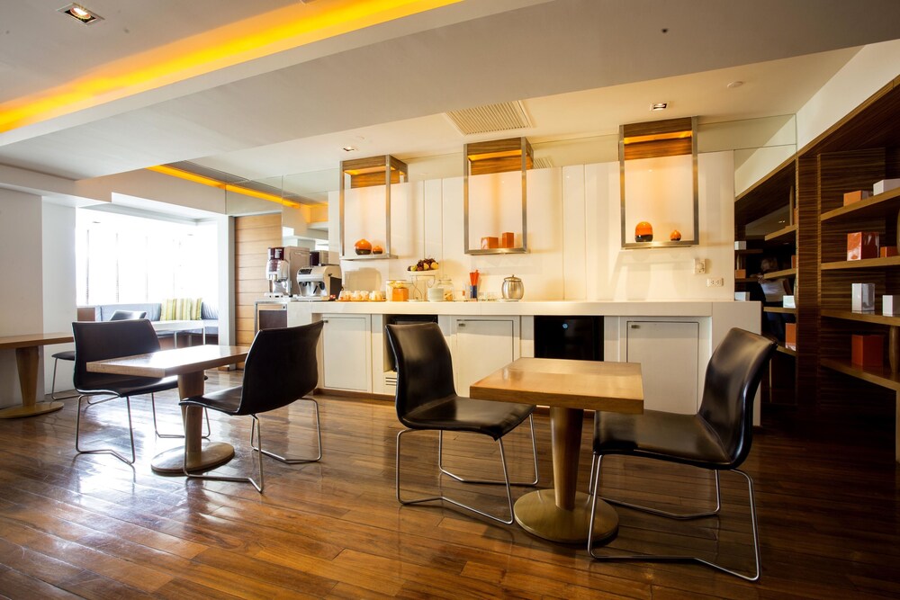 Executive Lounge
