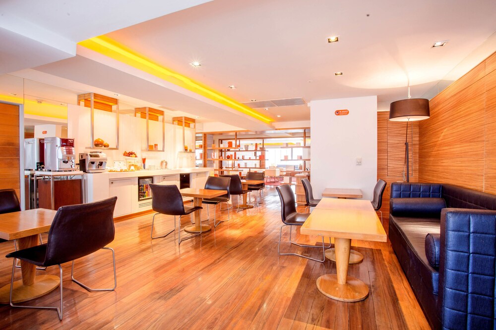 Executive Lounge