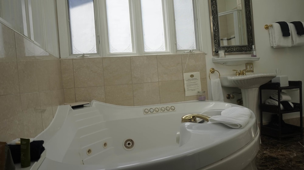 Jetted Tub