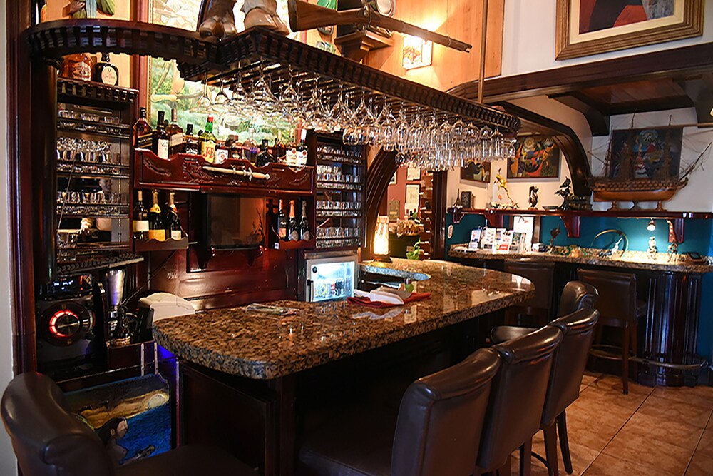 Hotel Bar