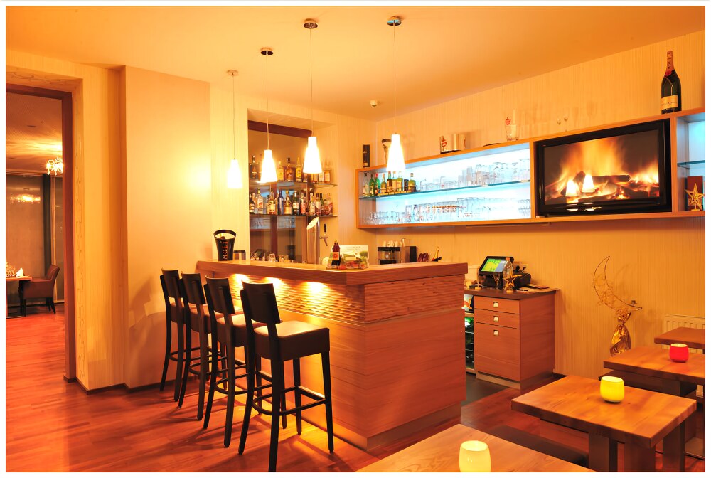 Hotel Bar