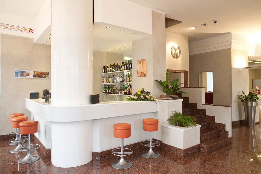 Hotel Lounge