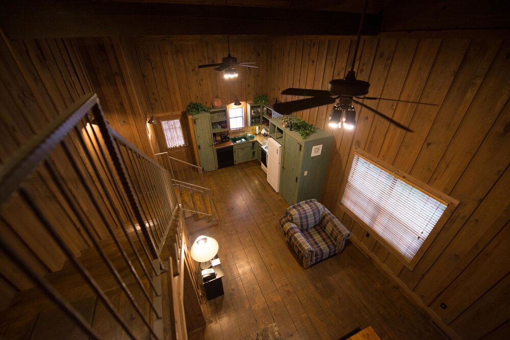 Two-bedroom cabin - In-Room Kitchen
