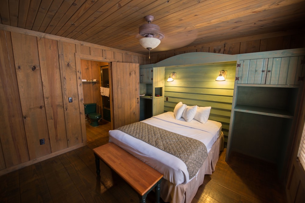 Two-bedroom cabin - Guestroom
