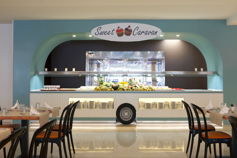Food Court