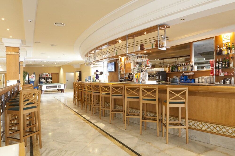 Hotel Bar