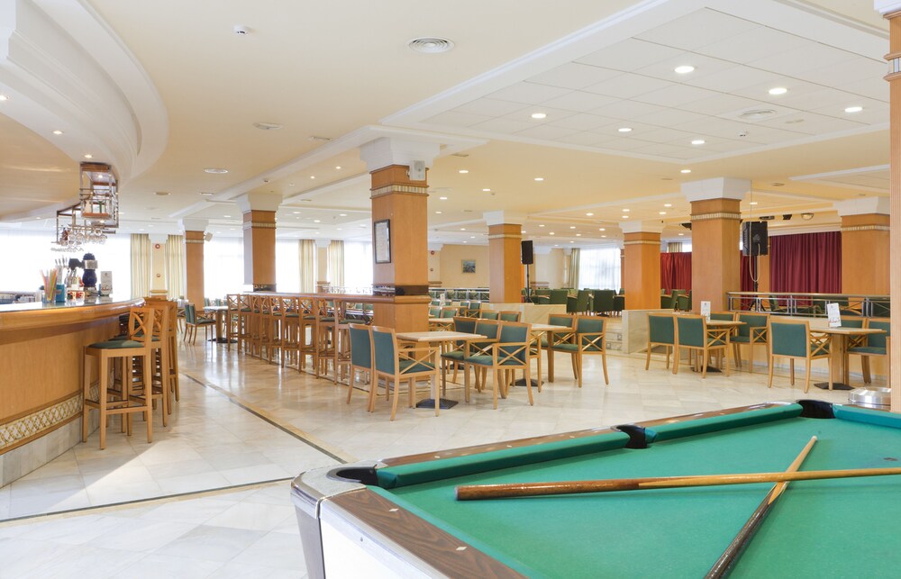 Hotel Lounge