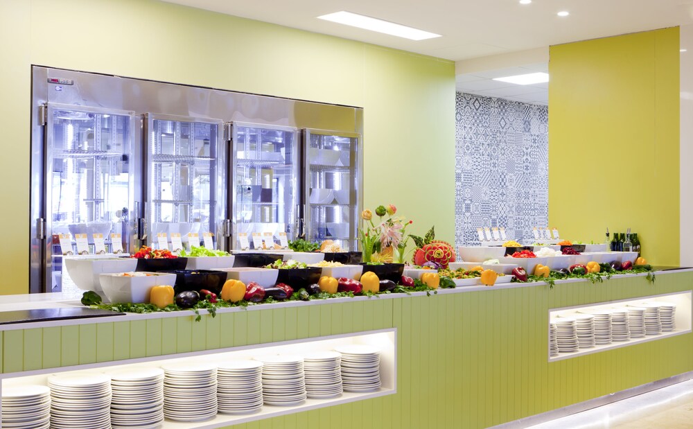 Food Court