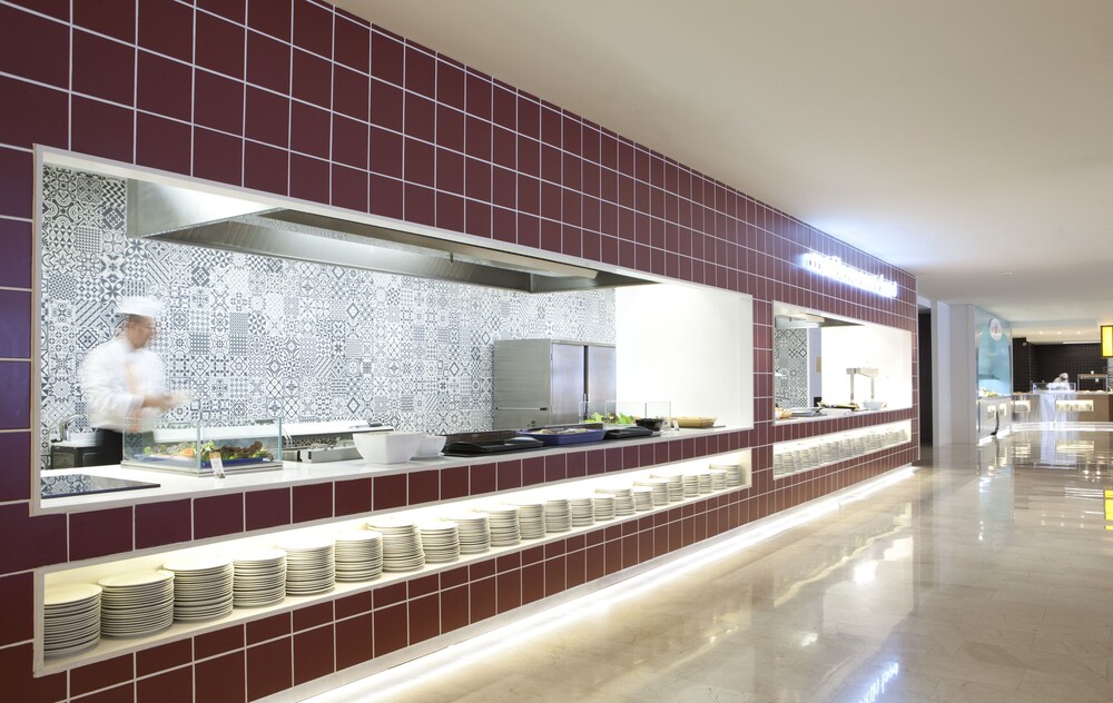 Food Court
