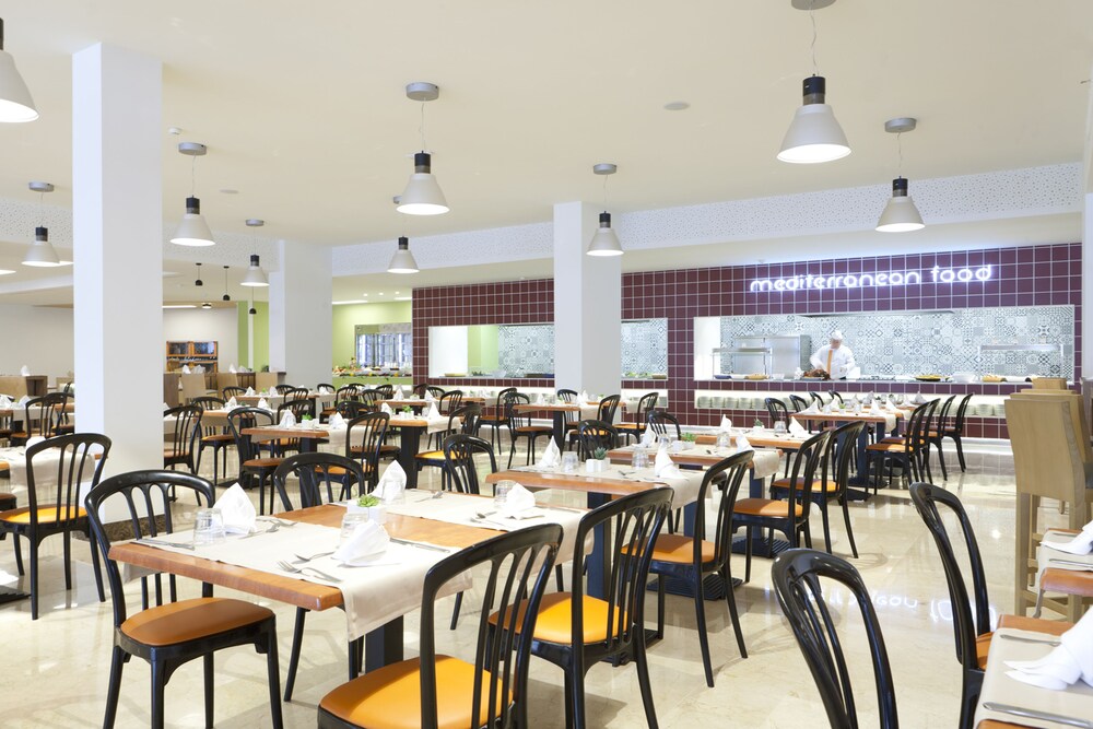 Food Court