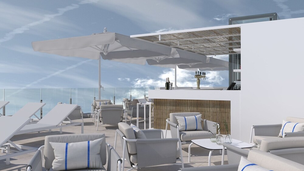 Poolside Bar