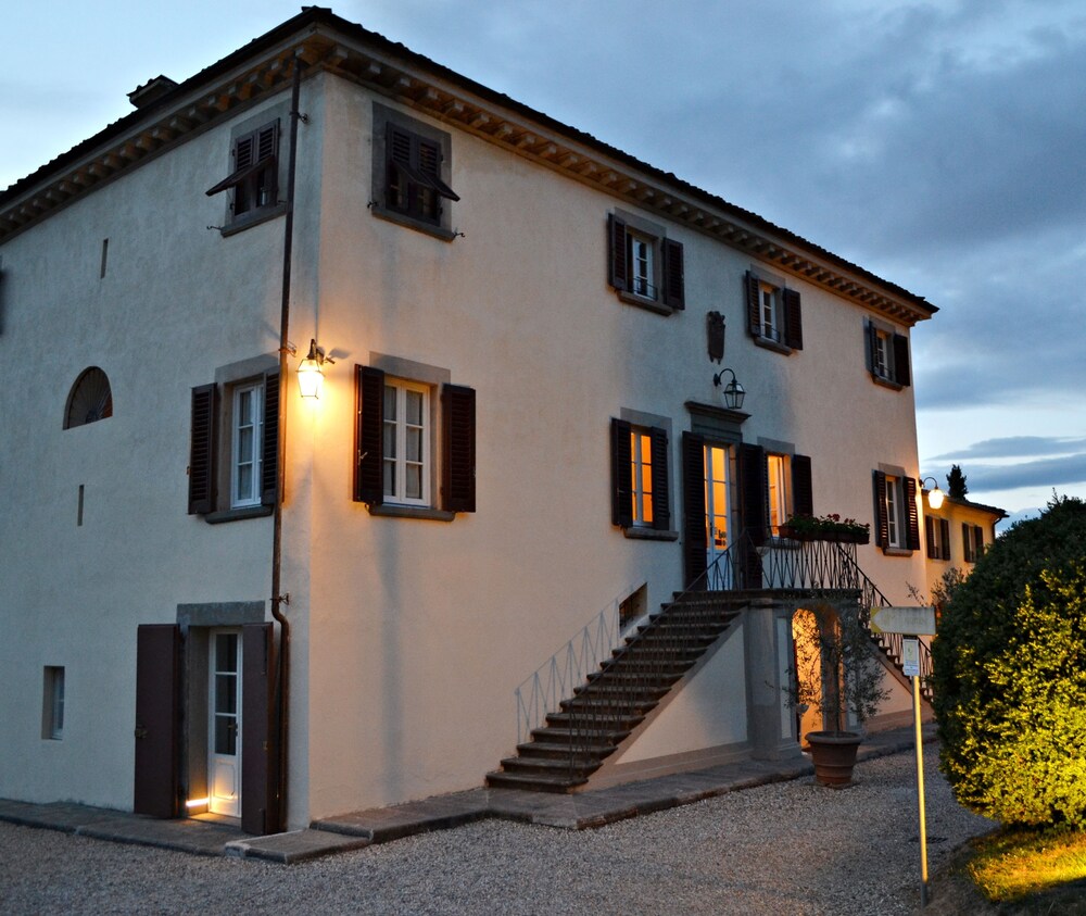 Façade de l'hôtel - Soir/Nuit