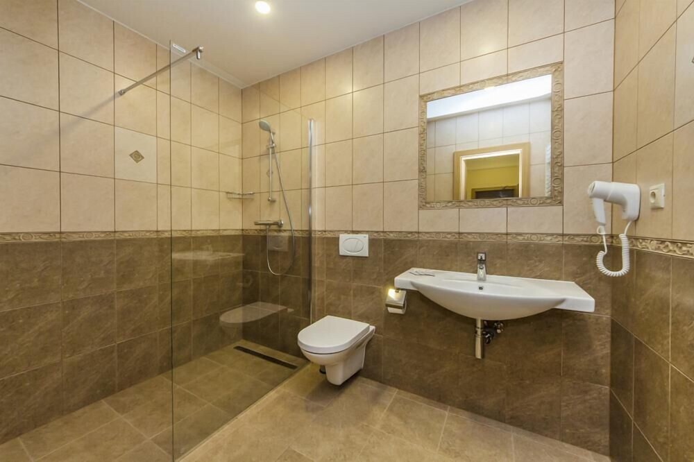 Penthouse, 2 Bedrooms - Bathroom
