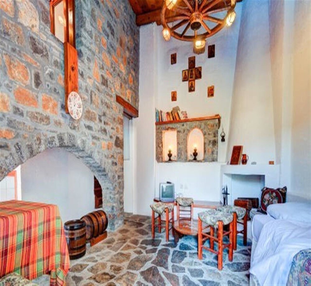 Traditional House, Multiple Beds, Private Pool - Living Room