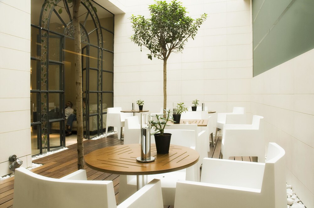 Hotel Lounge