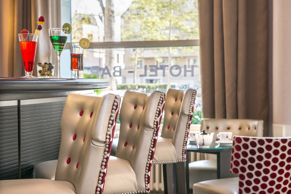 Hotel Bar