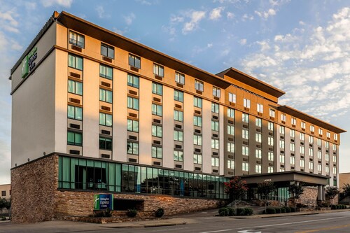 Holiday Inn Express Hotel & Suites Fort Worth Downtown