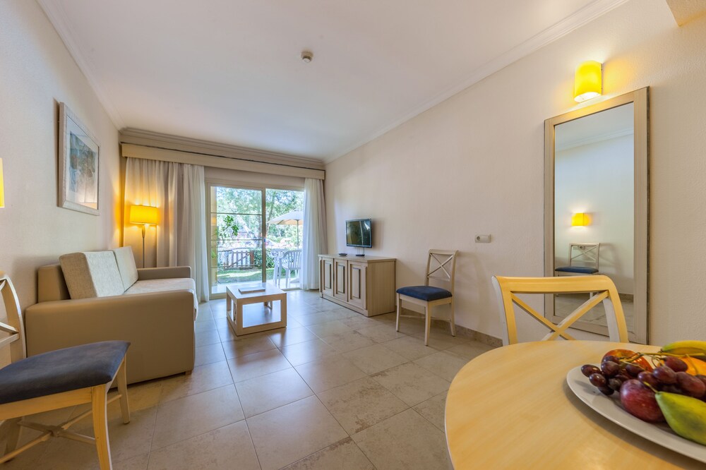 Apartment Privilege - Living Room