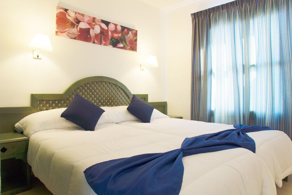 Apartment, 2 Bedrooms (5 Adults) - Guestroom