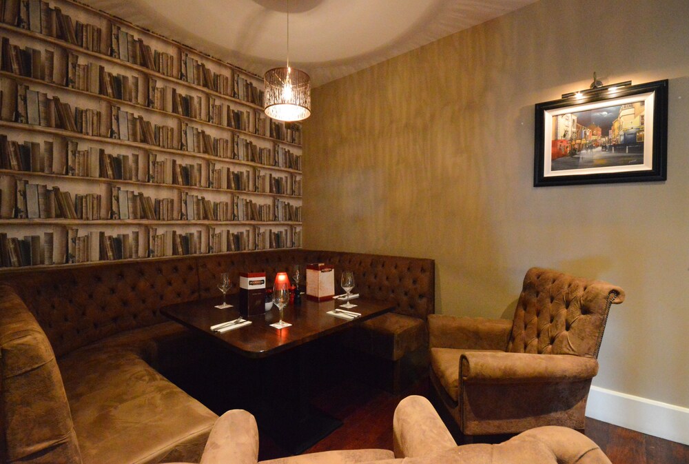 Hotel Bar