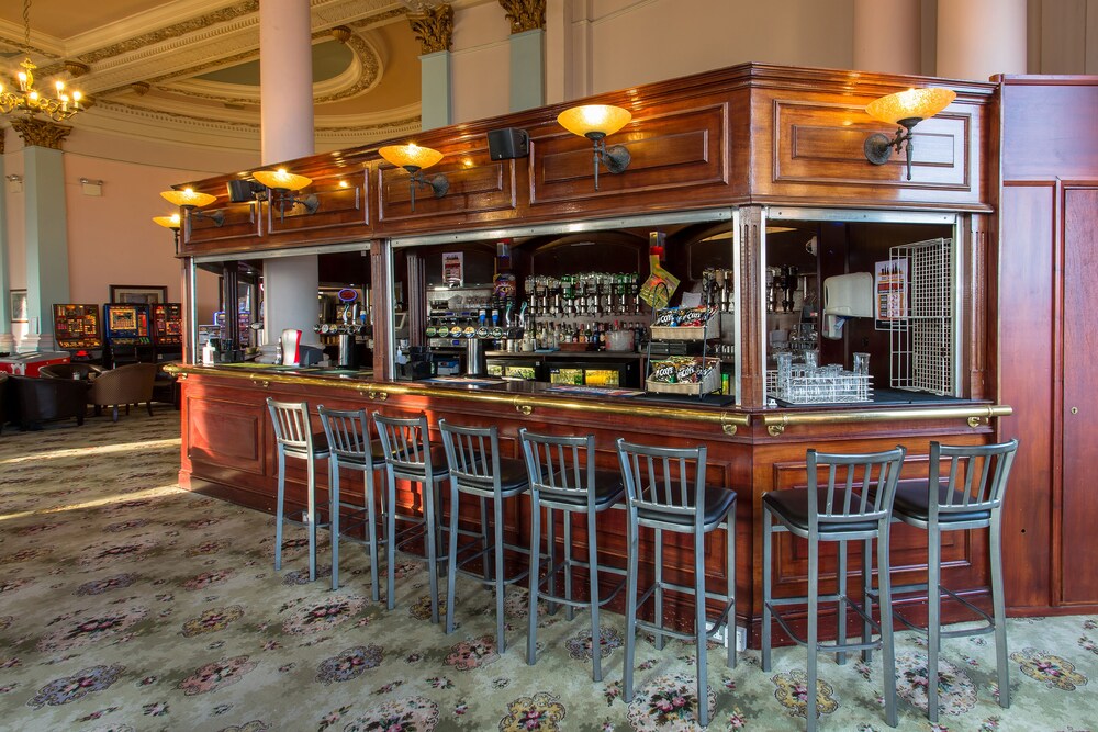Hotel Bar