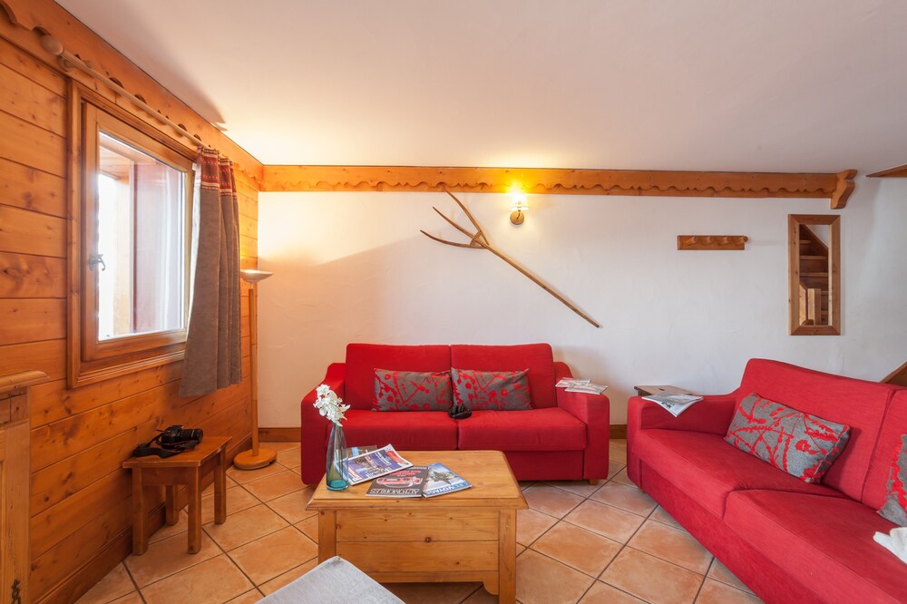 Standard 4 Bedrooms Apartment for 10 people - Living Room